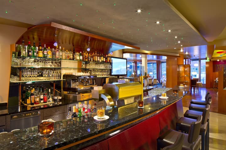 Penz Hotel West