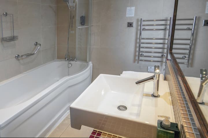 The Crown London, WorldHotels Distinctive