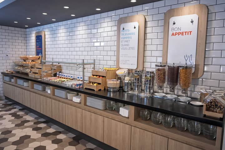 Holiday Inn Express Geneva Airport by IHG