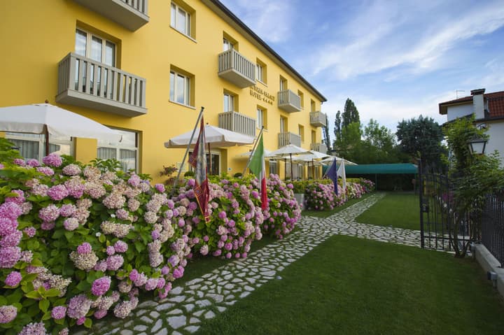 Viktoria Palace Hotel