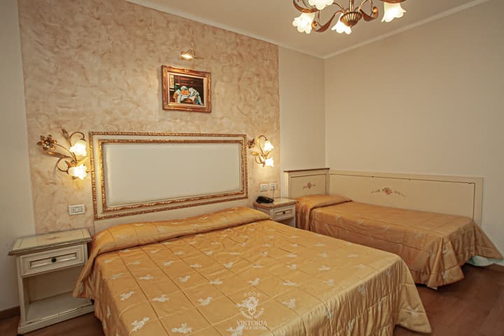 Viktoria Palace Hotel