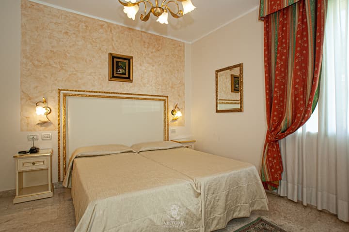 Viktoria Palace Hotel