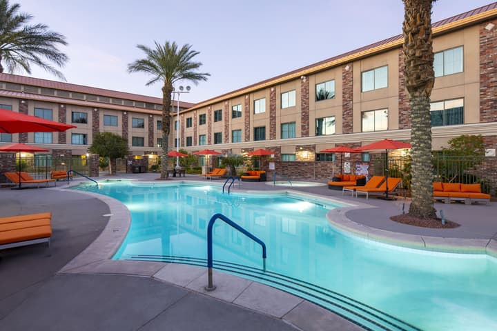 Cannery Hotel & Casino