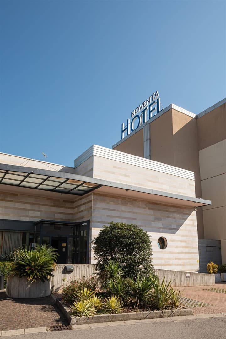 Noventa Hotel