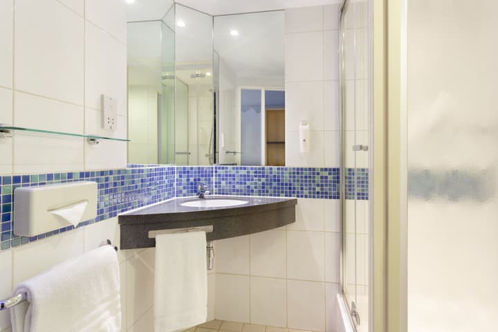 Holiday Inn Express London - Park Royal by IHG