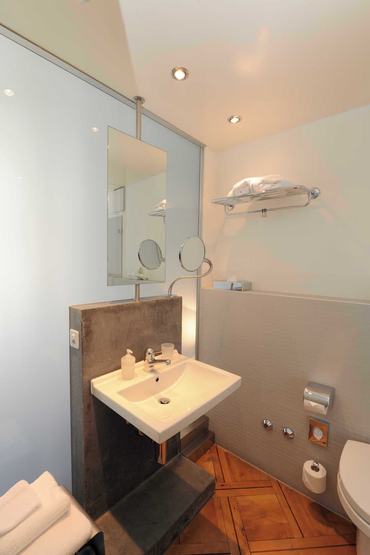 Alma Hotel - Boutique hideaway by the lake with rooftop and ladies-only wellness