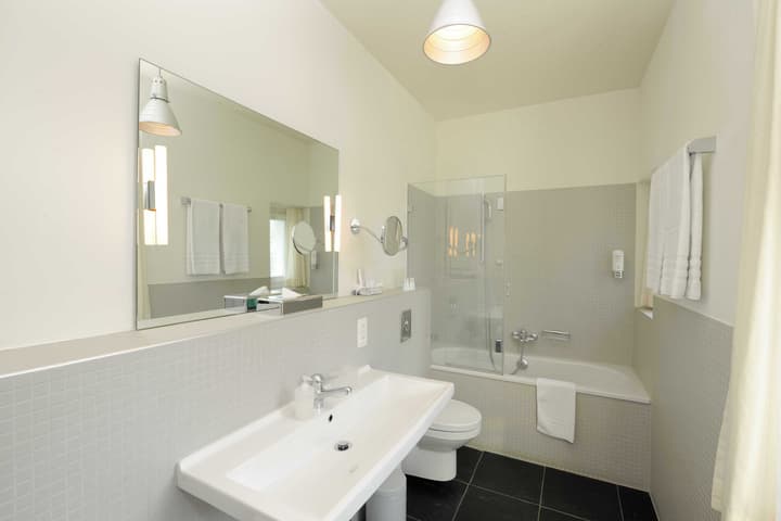 Alma Hotel - Boutique hideaway by the lake with rooftop and ladies-only wellness
