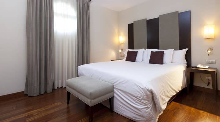 URH Palacio de Oriol Hotel