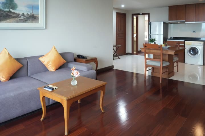 Royal Suite Hotel Bangkok