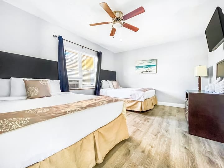 Silver Spray Motel