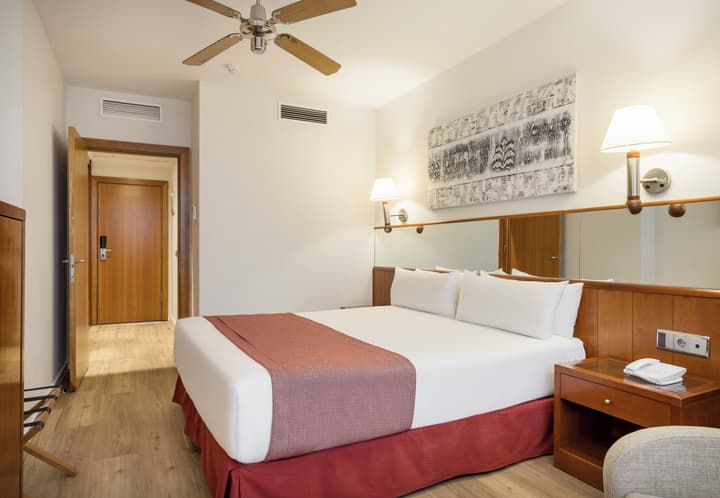 Hotel ILUNION Les Corts Spa