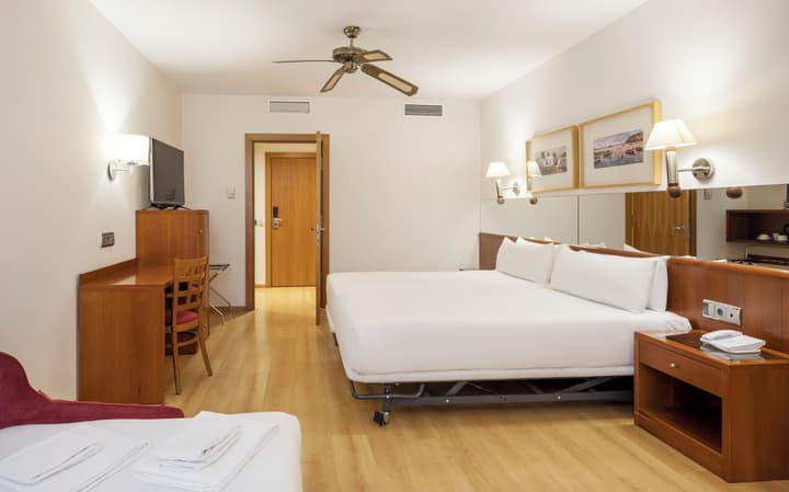 Hotel ILUNION Les Corts Spa