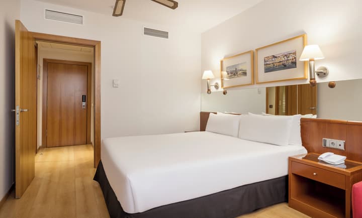 Hotel ILUNION Les Corts Spa