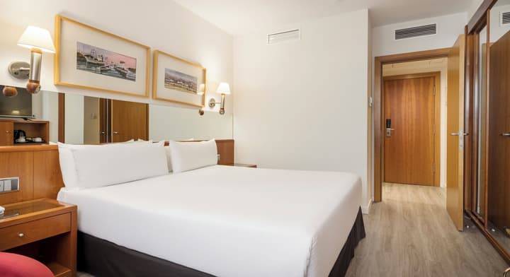 Hotel ILUNION Les Corts Spa