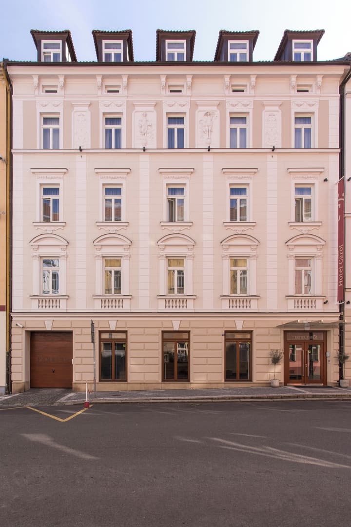 Hotel Carol