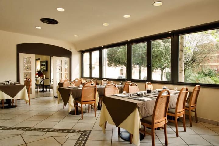Hotel Montebello