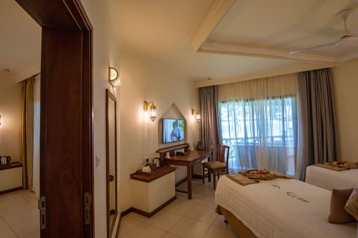Sea Cliff Resort & Spa