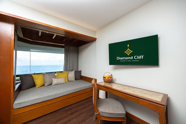 Diamond Cliff Resort & Spa, Patong Beach