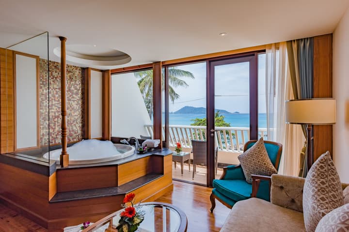 Diamond Cliff Resort & Spa, Patong Beach