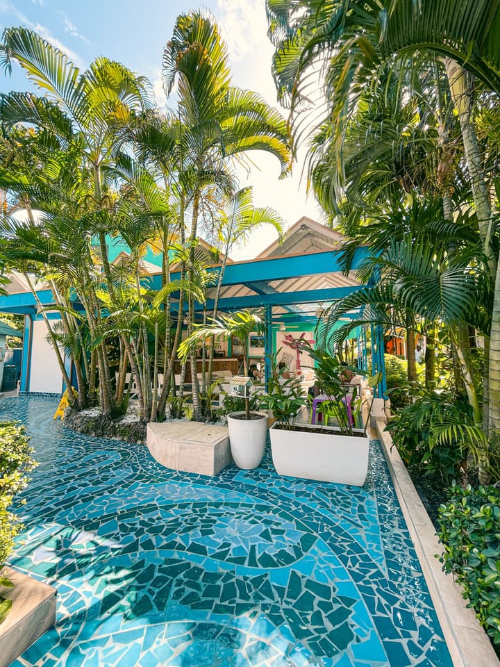 Cocoplum Beach Hotel