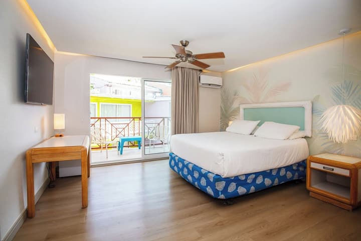 Cocoplum Beach Hotel