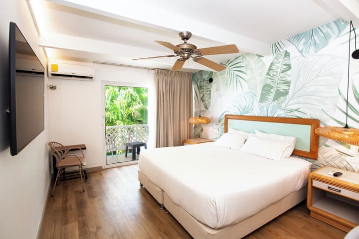 Cocoplum Beach Hotel