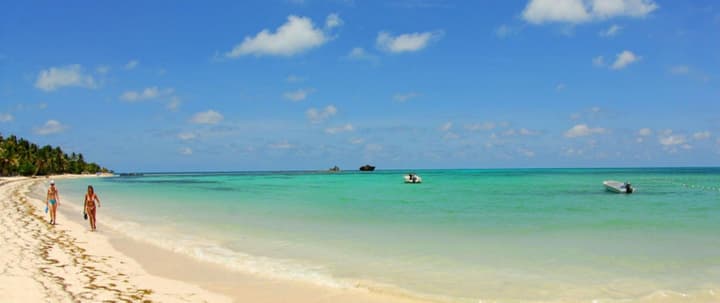 Cocoplum Beach Hotel