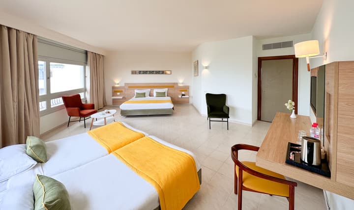 Hotel Sol Azur Beach