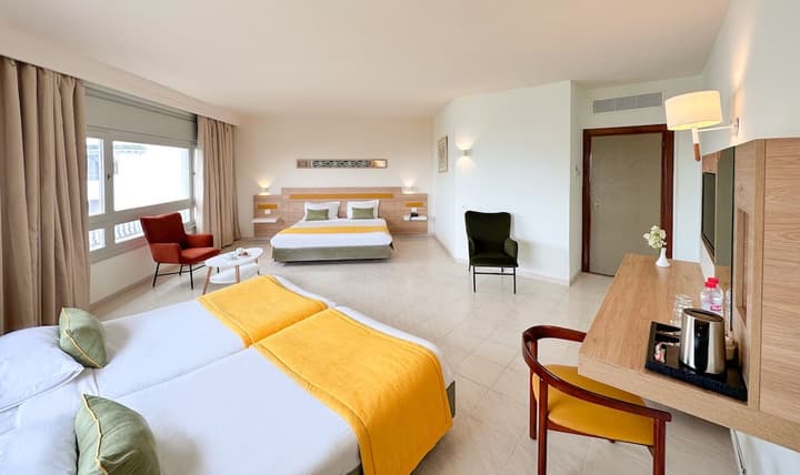 Hotel Sol Azur Beach