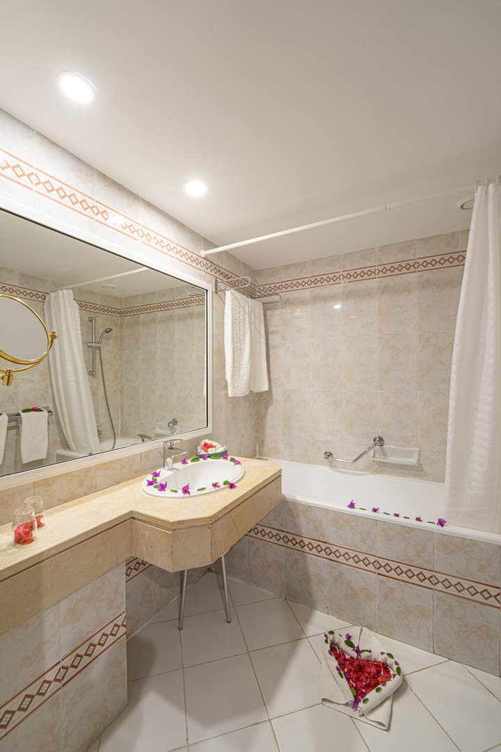 Hotel Sol Azur Beach