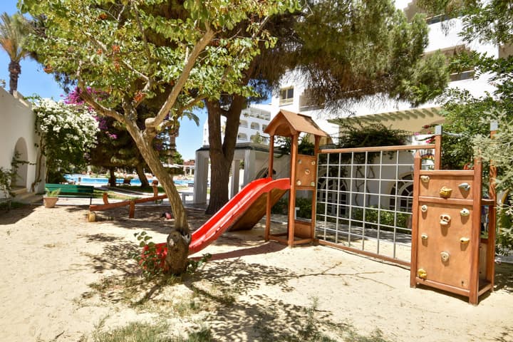 Hotel Sol Azur Beach
