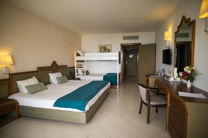 Hotel Sol Azur Beach