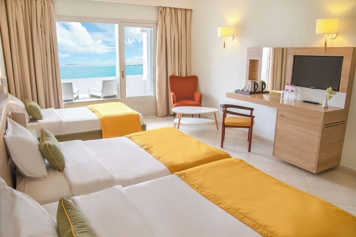 Hotel Sol Azur Beach