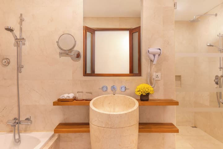 Legian Beach Hotel