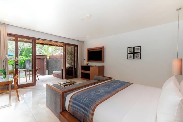 Legian Beach Hotel