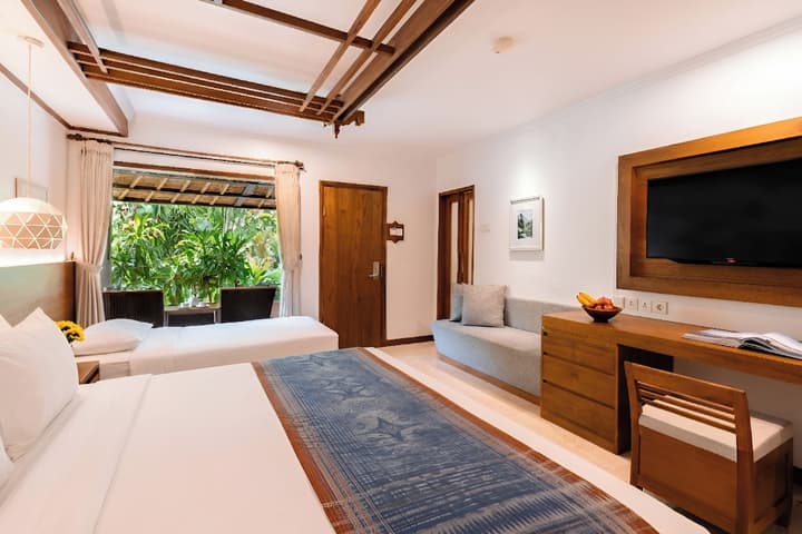 Legian Beach Hotel