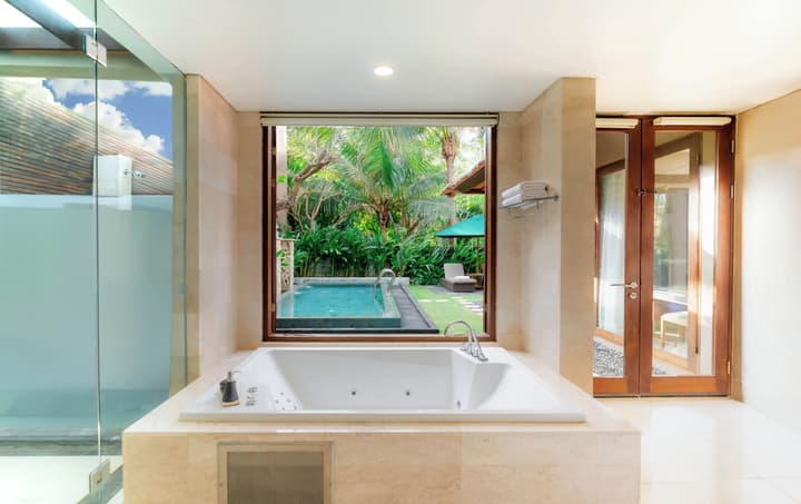 Legian Beach Hotel