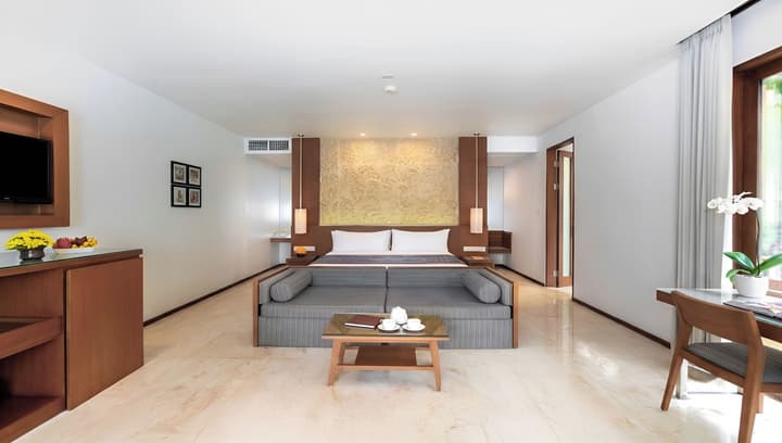 Legian Beach Hotel