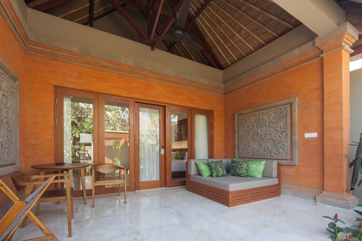 Legian Beach Hotel