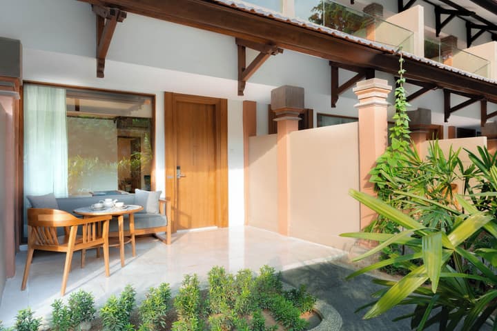Legian Beach Hotel