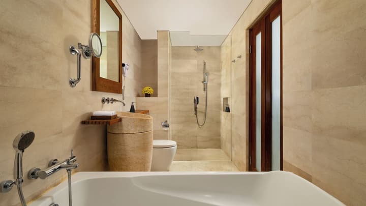 Legian Beach Hotel