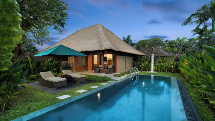 Legian Beach Hotel