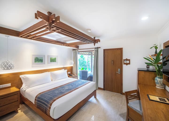 Legian Beach Hotel
