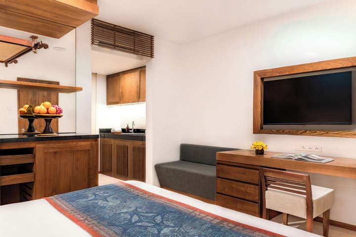 Legian Beach Hotel