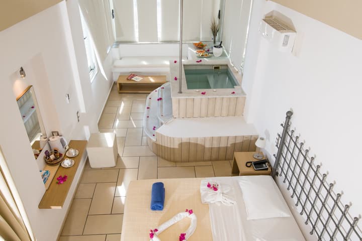Hotel Antinea Suites & SPA