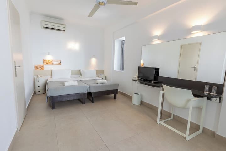 Kamari Beach Hotel
