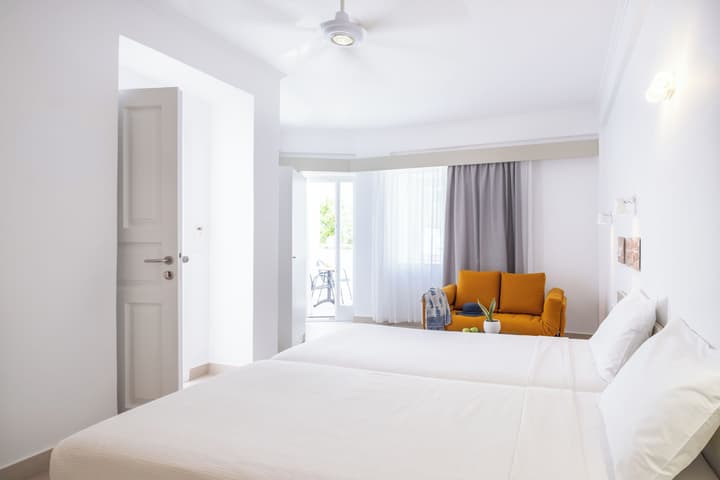 Kamari Beach Hotel