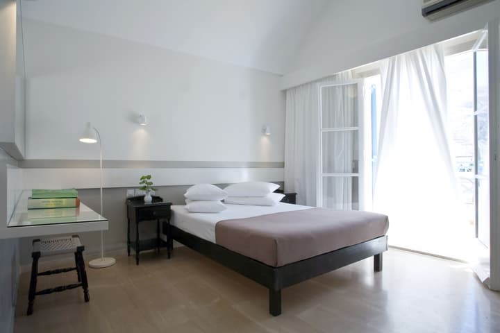 Kamari Beach Hotel