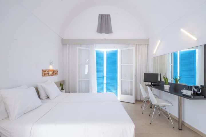 Kamari Beach Hotel