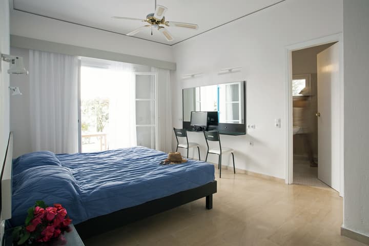 Kamari Beach Hotel